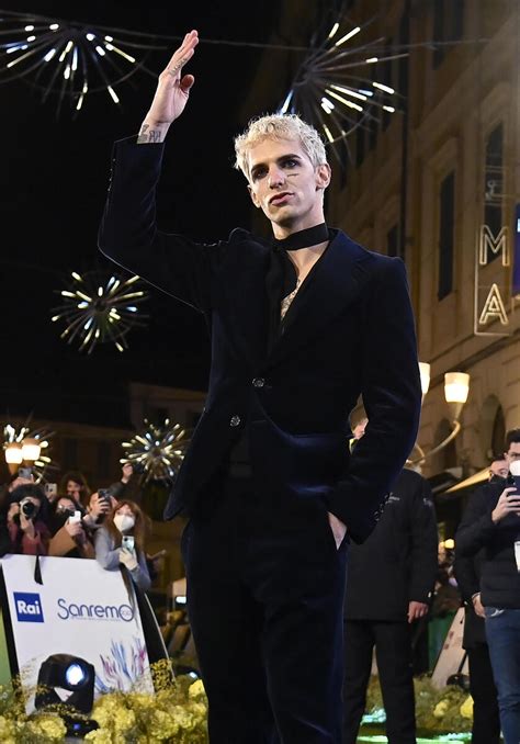tutto gucci e ferragamo canzone